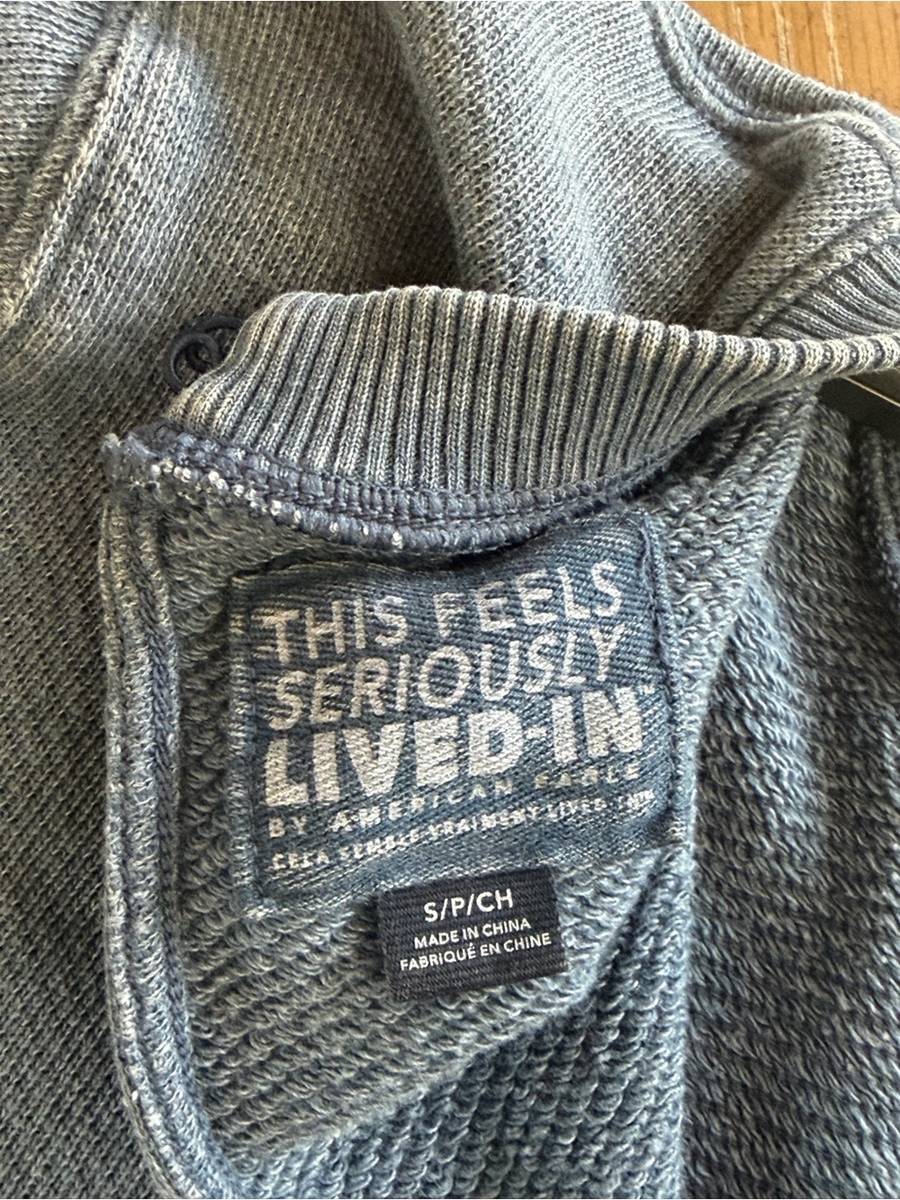 American eagle Short-Sleeve Washed Navy Pocket jumper - Picture 3 of 3